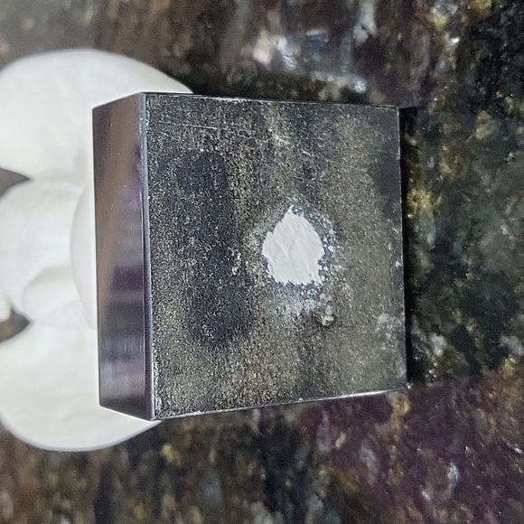 Right Facing Carved Eagle - Picture 6 of 7